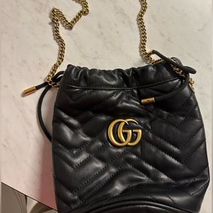 GG MARMONT MINI BUCKET BAG
